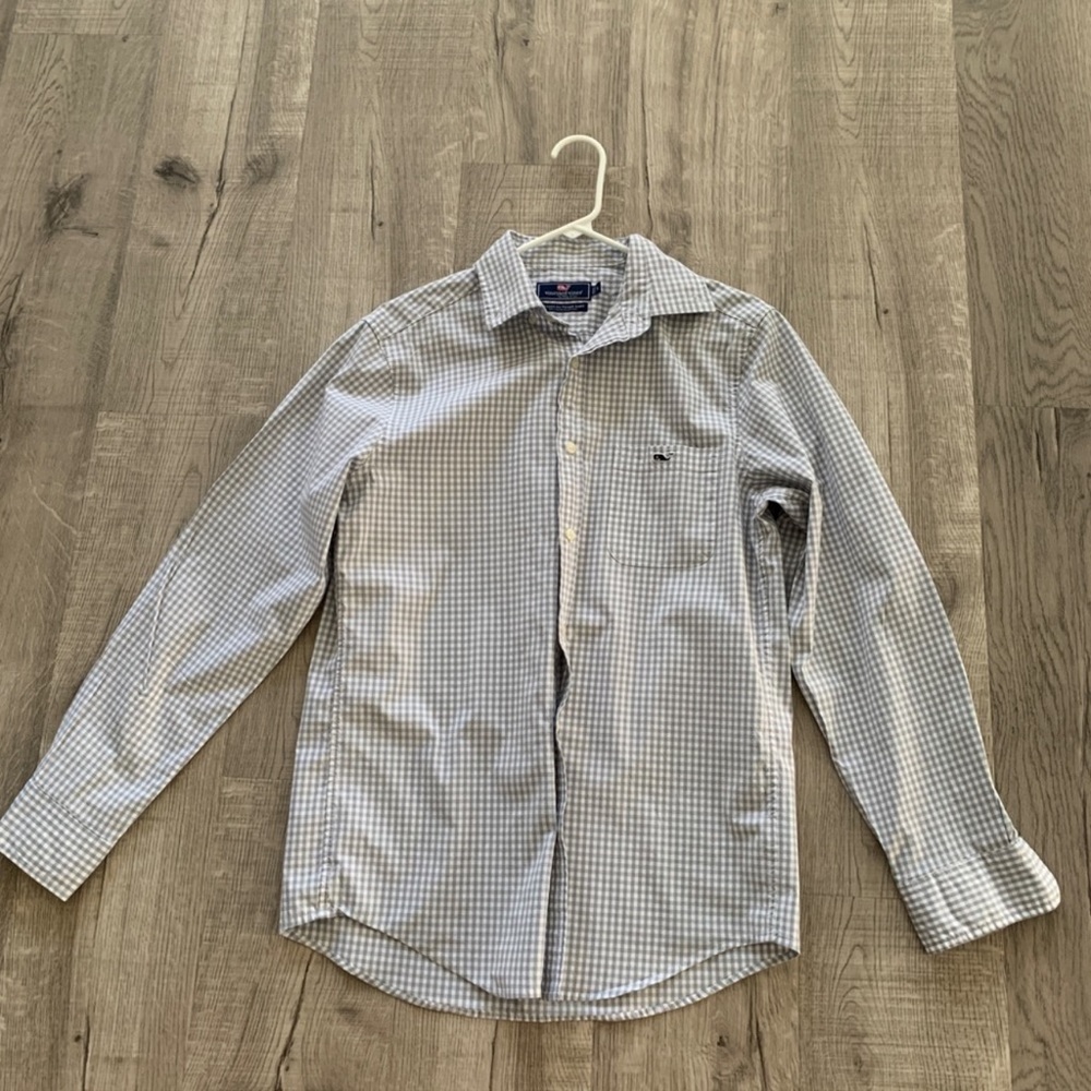 Vineyard Vine Classic fit Tucker  shirt grey and white gingham. Size small
